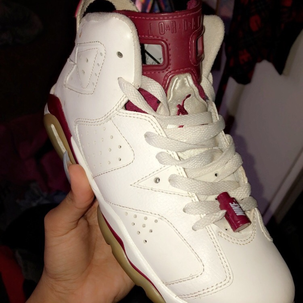 Jordan 6 Maroon